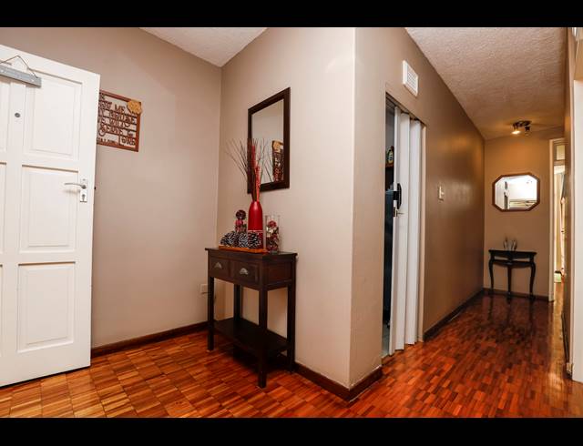 3 BEDROOM APARTMENT FOR SALE IN GLENWOOD